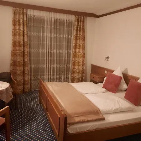 Edenhof Apartment *