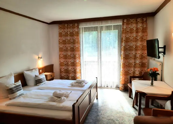 Edenhof Апартаменти *